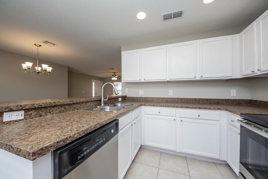 Building Photo - 221 Owenshire Cir