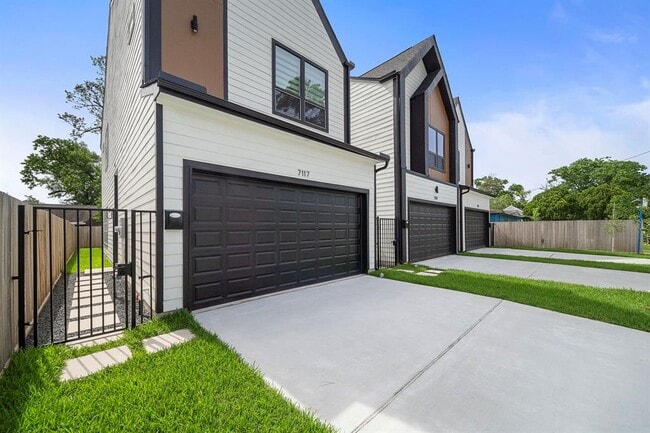 Building Photo - 7117 Goforth St