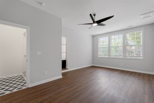 Building Photo - 1260 Lullwater Park Cir