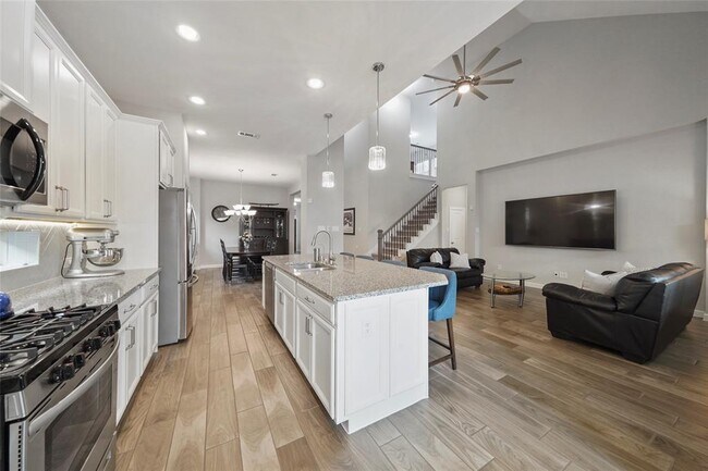 Building Photo - 11103 Bluewater Lagoon Cir