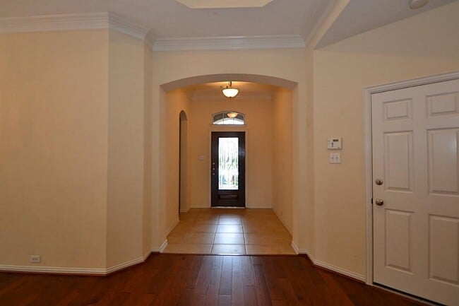 Building Photo - 6606 Cadogan Ct