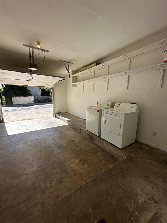 Building Photo - 641 W 31st 1/2 St