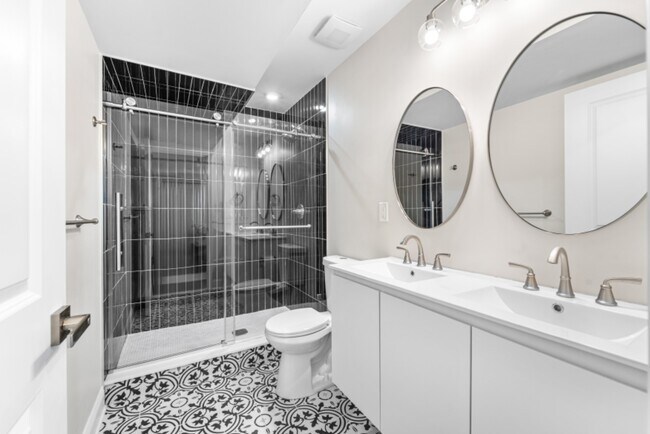 Building Photo - 2341 N College Ave