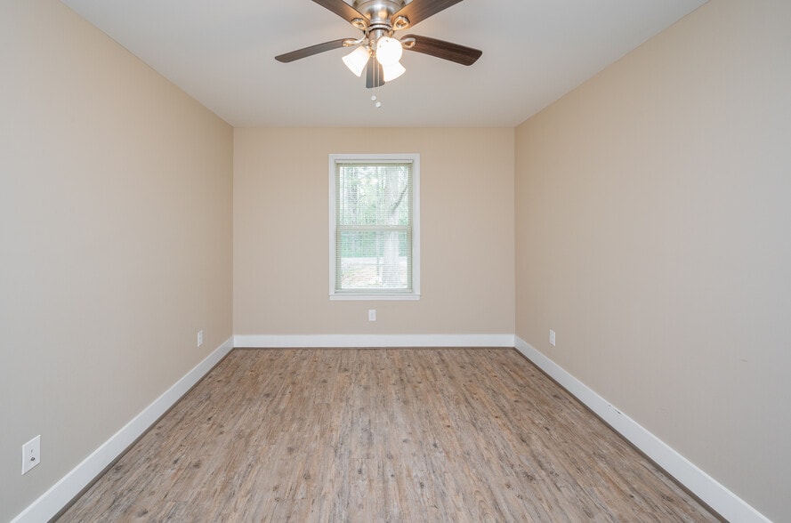 Building Photo - 2005 Coldwater Rd