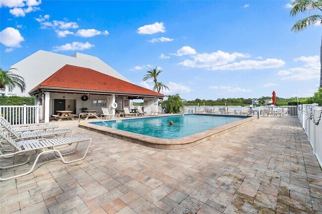 Building Photo - 19111 Vista Bay Dr