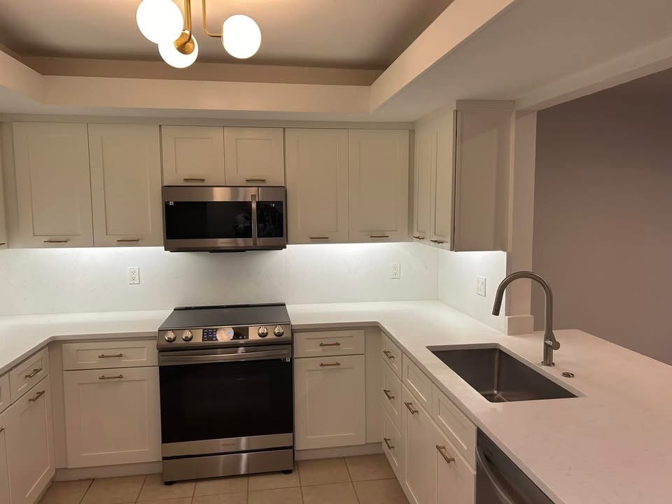 Kitchen - 1144 Washington Ave