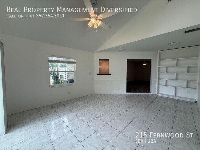 Building Photo - 215 Fernwood St