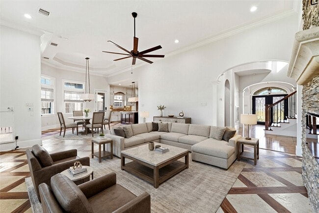 Building Photo - 5637 Overbrook Ln