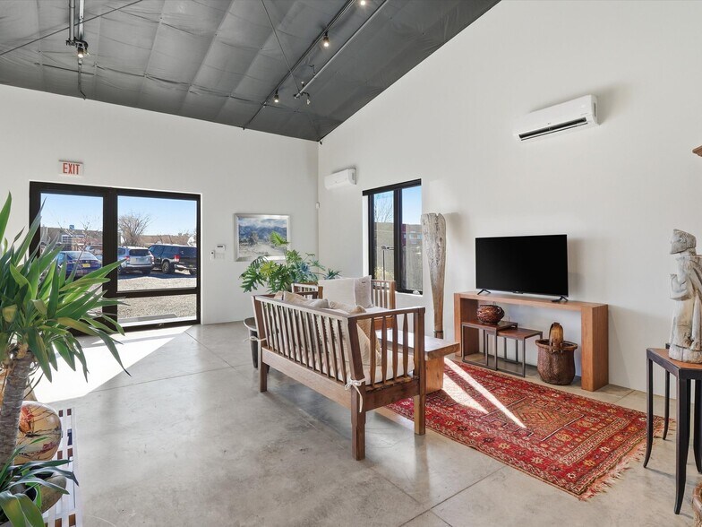 Building Photo - 1728 Camino Carlos Rey