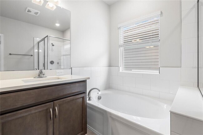 Building Photo - 28575 Cozy Creek Dr