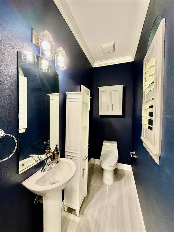 Building Photo - 505 S Tampania Ave