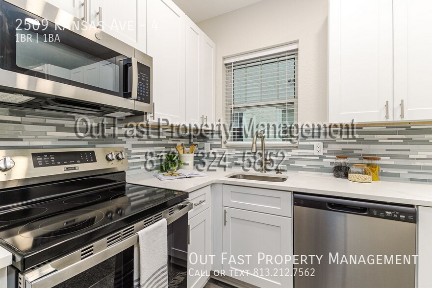 Building Photo - 2509 W Kansas Ave