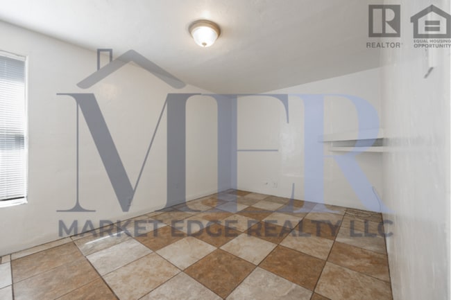 Building Photo - 3Bed/1Bath House at Chandler Blvd/McQueen Rd! Move-In Ready on 06/04/2026! -- NO HOA! RV GATE!