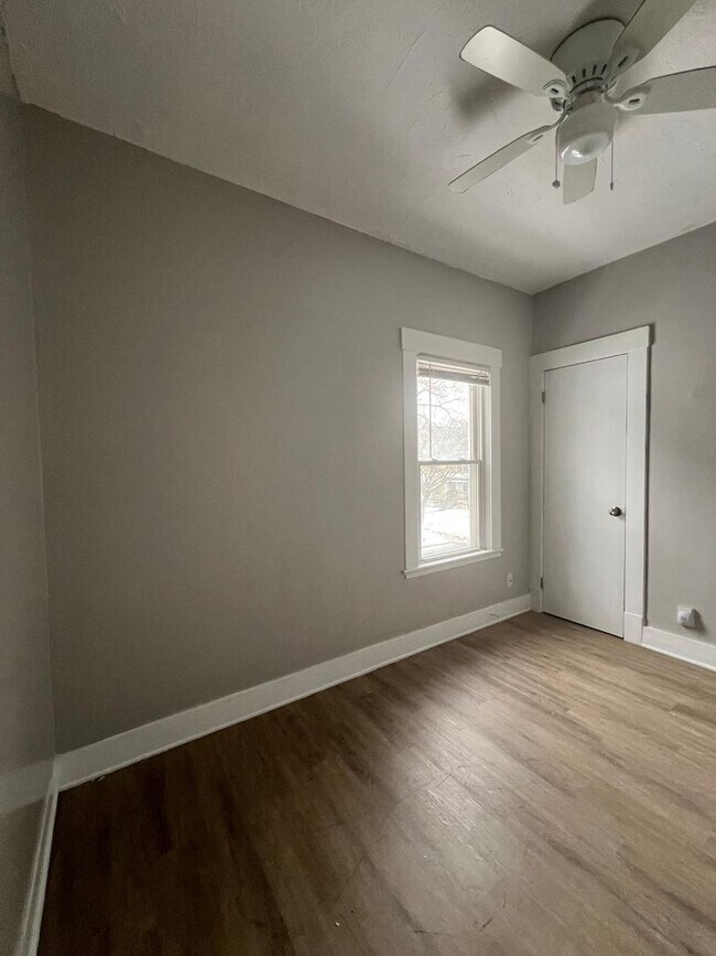 Building Photo - 3914 W 21st St