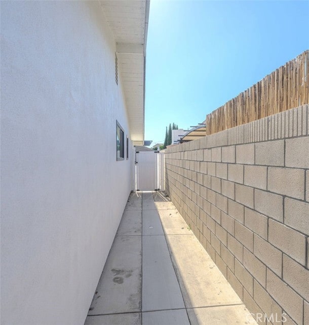 Building Photo - 5825 View Cir