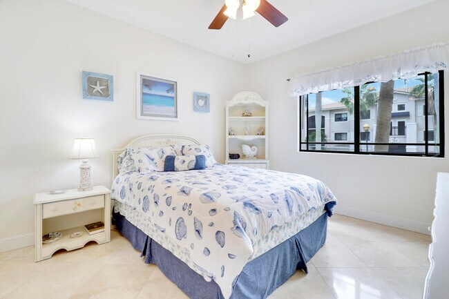 Building Photo - 2802 Sarento Pl