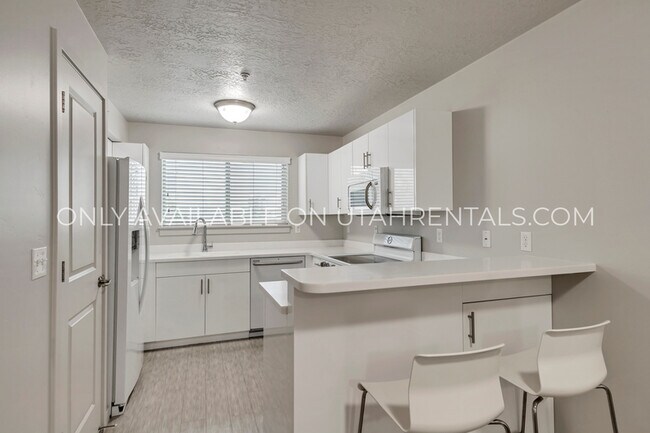 Building Photo - 1081 W 993 N