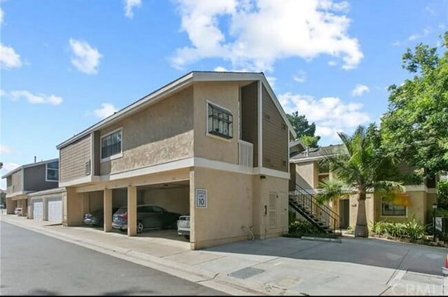 Building Photo - "Chic & Cozy 1-Bedroom Furnished Gem with ...