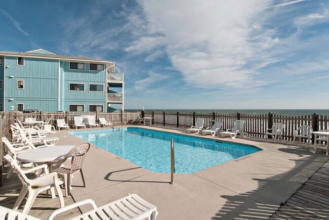 Building Photo - 1437 Fort Fisher Blvd S