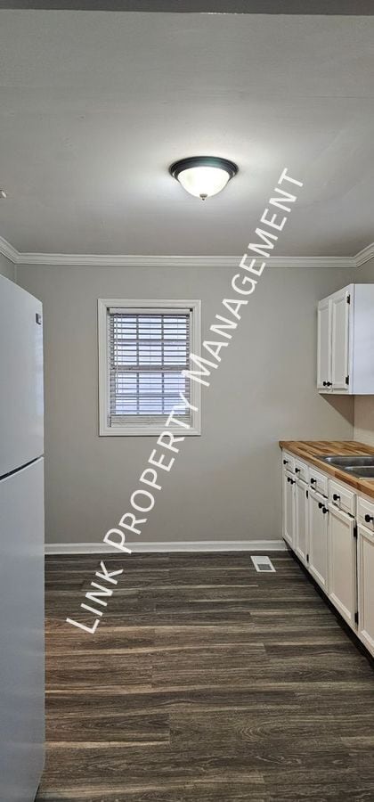 Building Photo - 2310 N Chamberlain Ave