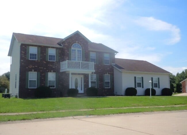 Primary Photo - Three Bedroom Executive Home with 2.5 Bath...