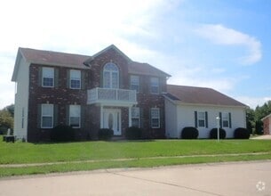 Building Photo - Three Bedroom Executive Home with 2.5 Bath...
