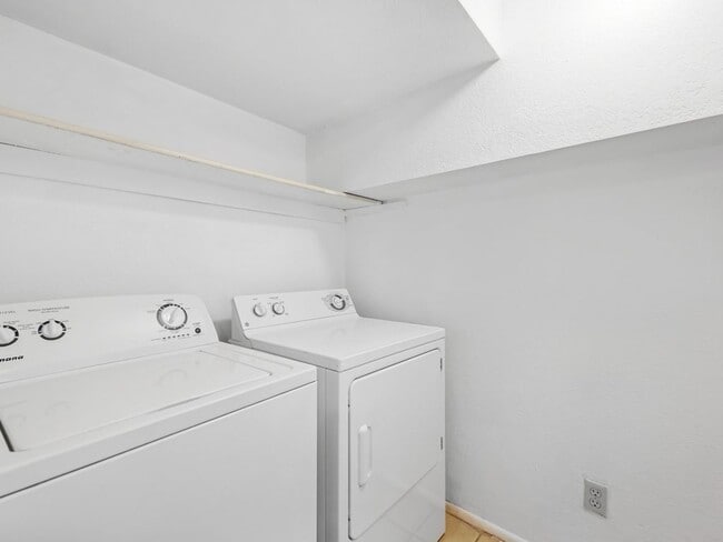 Building Photo - 2182 N 1st Ave