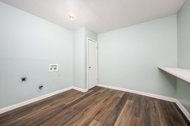 Building Photo - 509 Woodford Ln