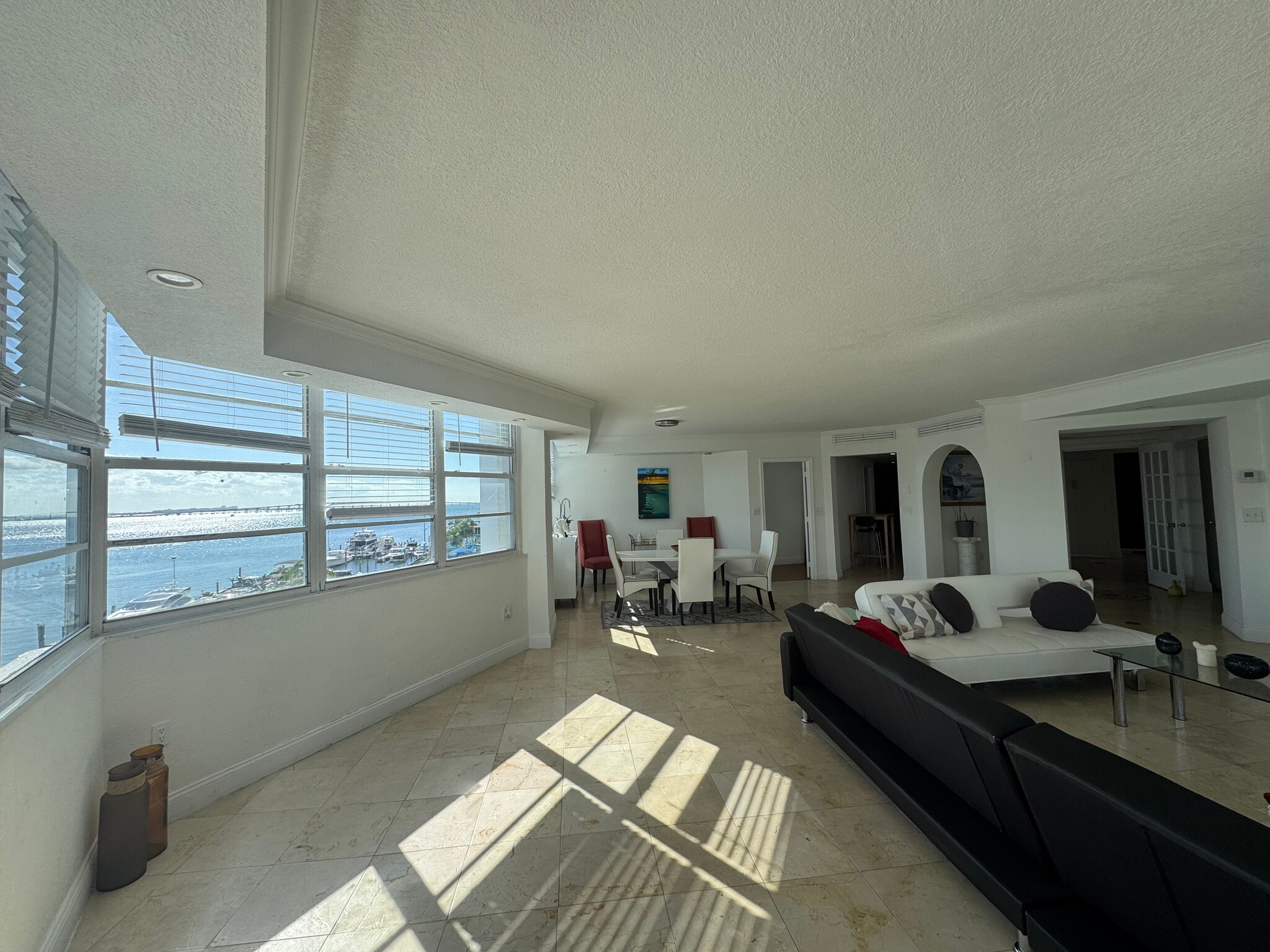 Building Photo - 801 Brickell Bay Dr