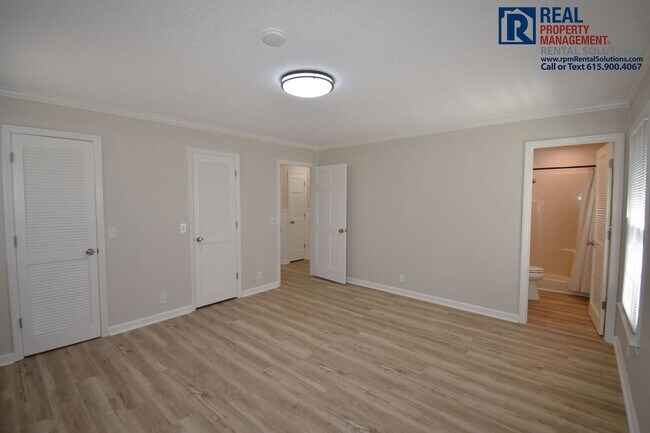 Building Photo - 2107 Londonderry Dr