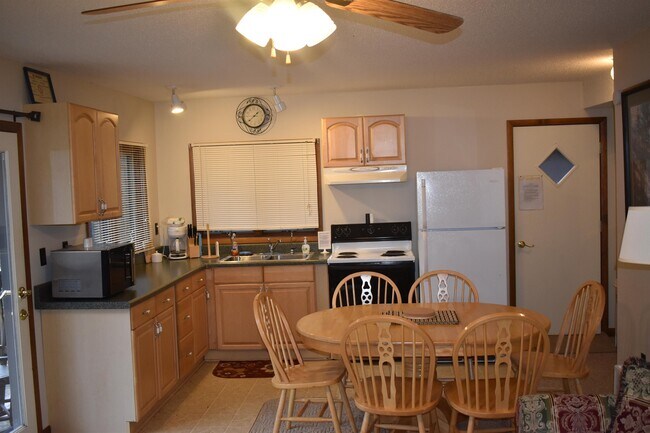 Building Photo - 805 Tiger Creek Rd