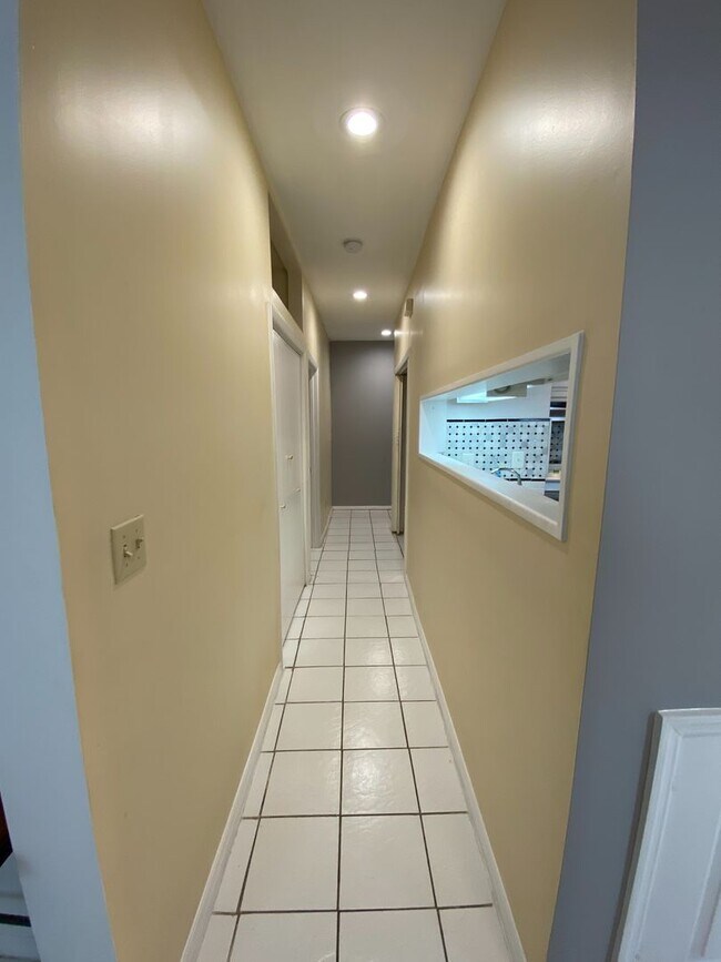 Building Photo - 5 Bed/3 Bath UC Rental Located on McMillan $750/pp ($3,875/mo)!