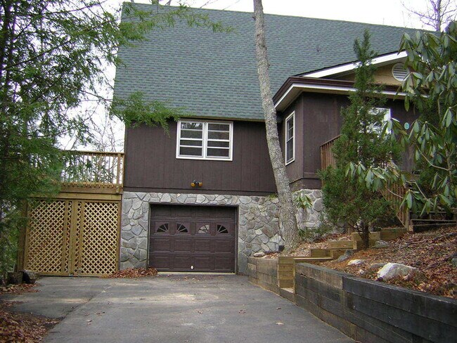 Building Photo - ***COMING SOON! -Christmount Rental!