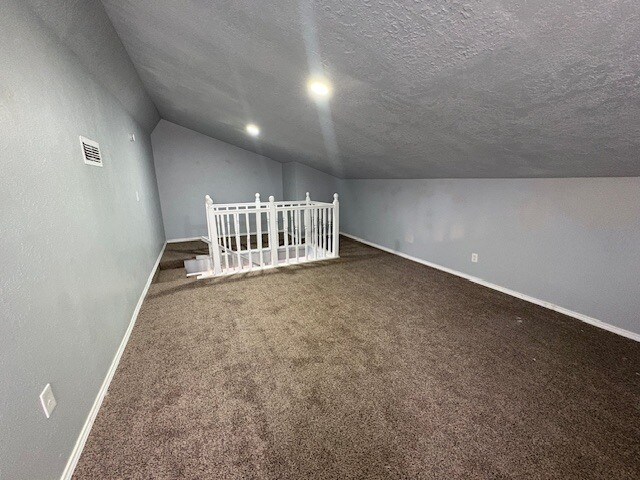 Building Photo - 3103 NE Kingsbriar Dr