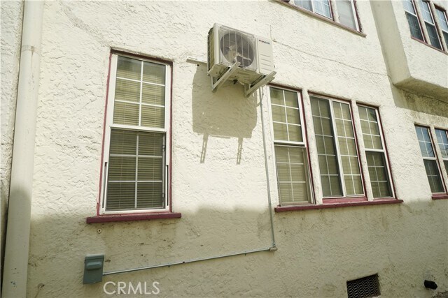 Building Photo - 1336 Elm St