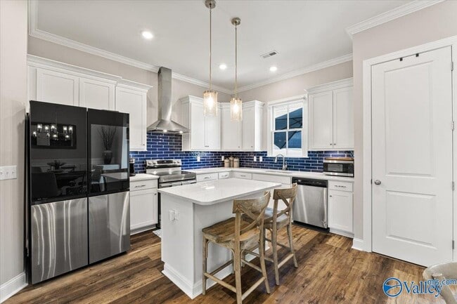 Building Photo - 38 Pine St