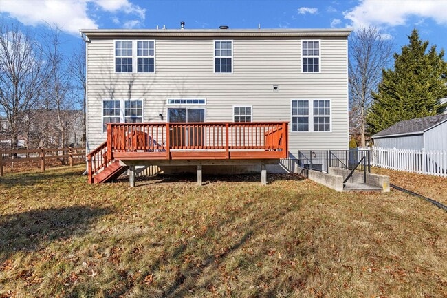 Building Photo - 4BR Columbia Home w/ Finished Basement, Deck & Open Green Space