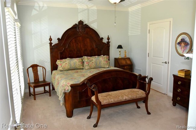 Building Photo - 202 Walnut Blvd