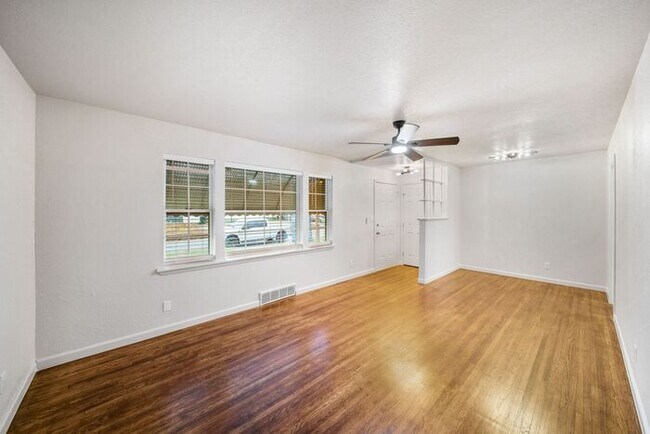 Building Photo - Move In SPECIAL! Beautifully Remodeled 2-B...