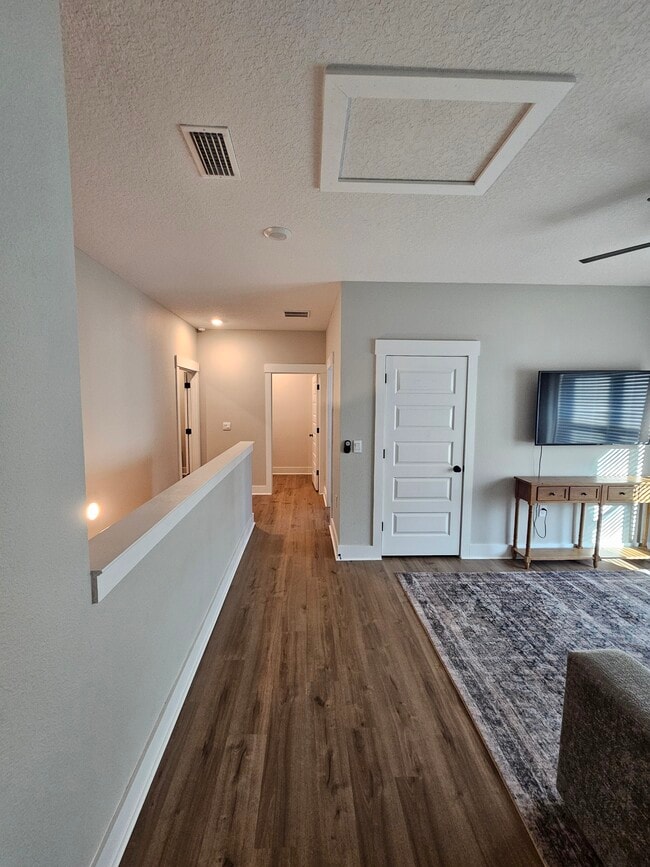 Building Photo - 5825 Danbury Blvd