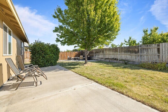 Building Photo - Charming 3-Bed, 2-Bath Single-Family Residence Near Rd 68!