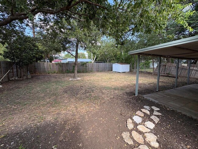 Building Photo - 6506 Linda Ln