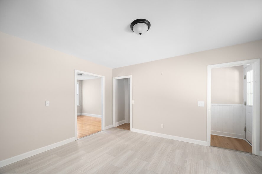 Building Photo - 81 W Pontiac St