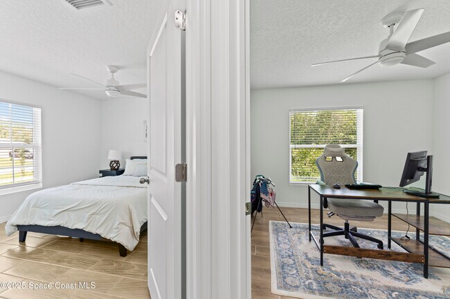 Building Photo - 1938 Jupiter Blvd SW