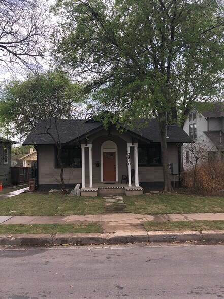 Primary Photo - 2830 Salado St