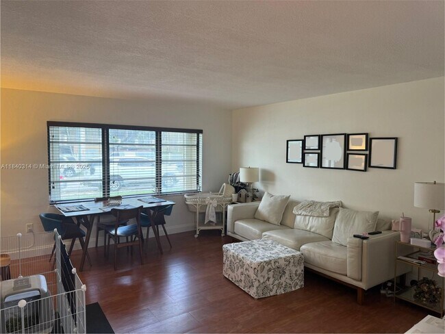 Building Photo - 7711 SW 56th St