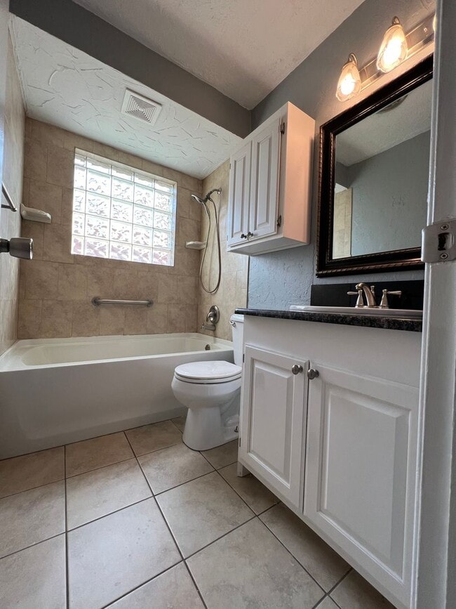 Building Photo - 3808 SE Camden Way