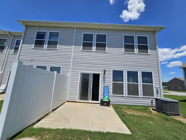 Building Photo - 422 Yellow Fox Rd