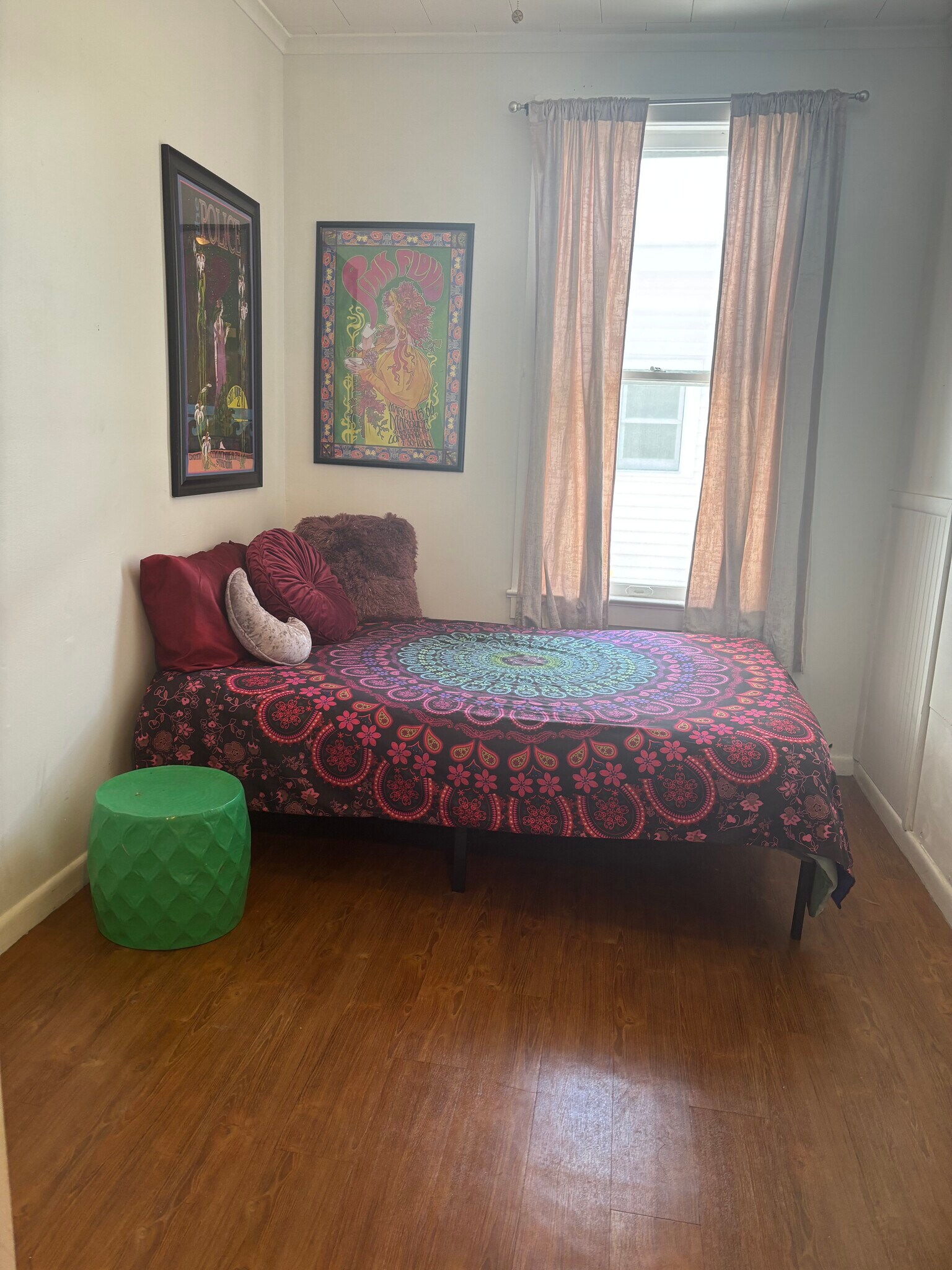 Building Photo - 825 Eaton St