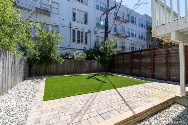 Building Photo - 126 Mallorca Way